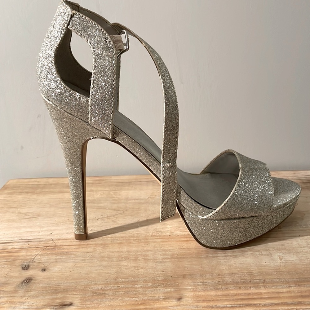 Mix No. 6 Sparkle Silver ✨ Heels ♥️👠 Size 9